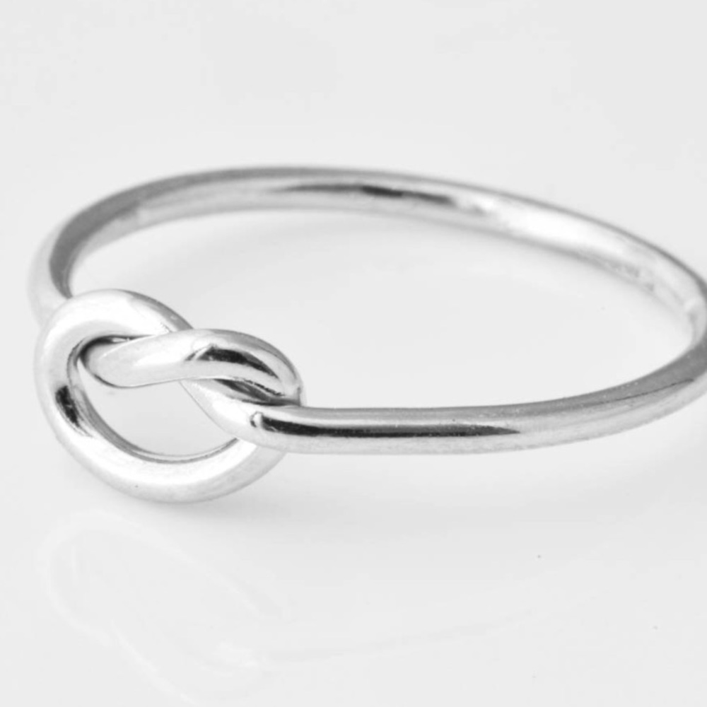 ✨SOLD✨ Love Knot Ring